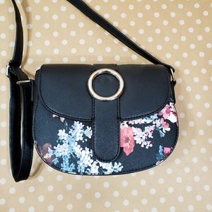 🌟Closet Closing🌟 Black Floral Purse